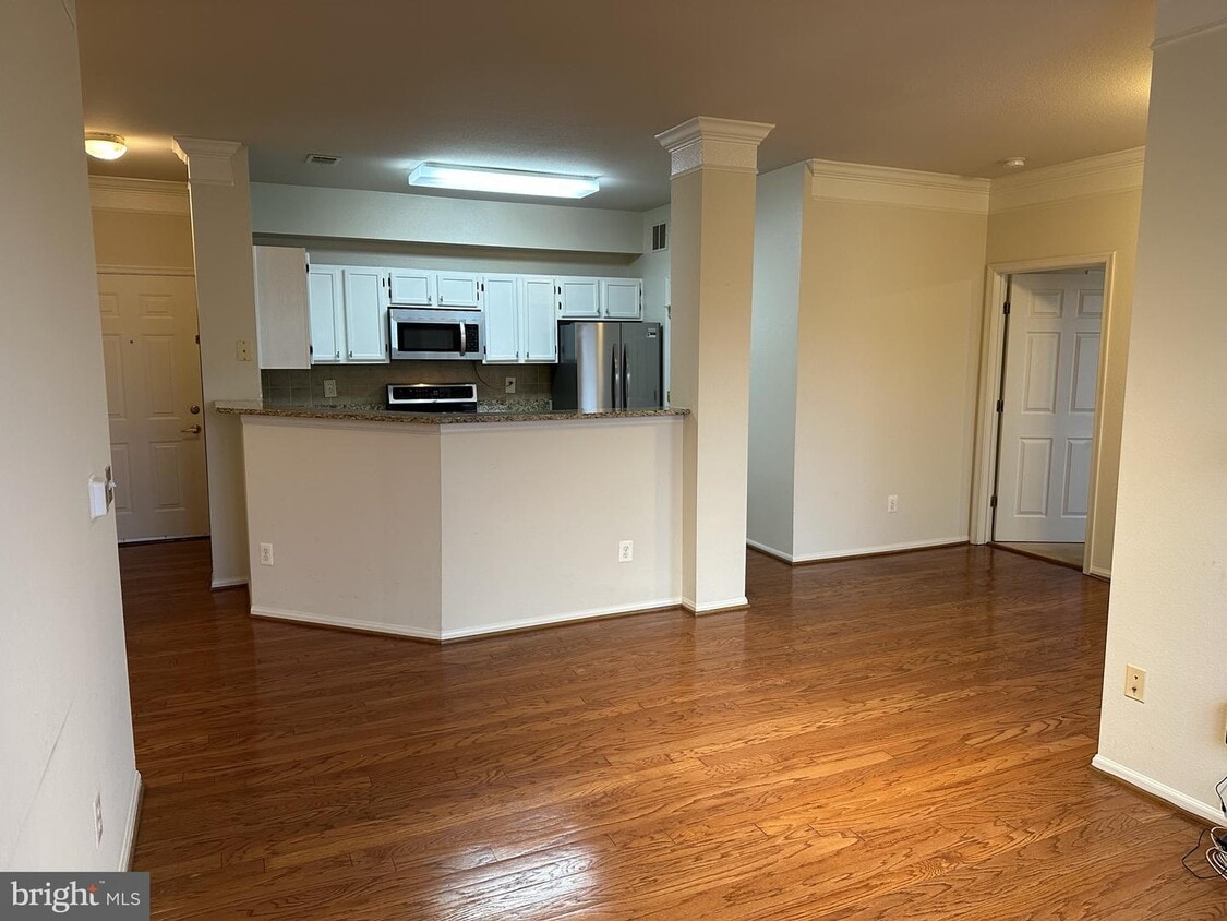 1550 Spring Gate Dr. Unit 8406, McLean, VA 22102 Room for Rent in