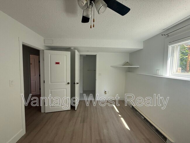 Photo du bâtiment - 1-907B Sutherland Ave