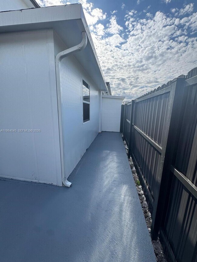 Building Photo - 16057 SW 53rd Ter