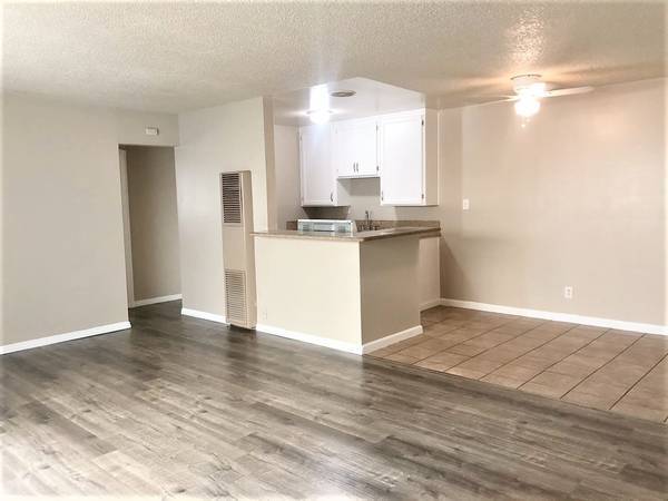 Foto del edificio - 4131 Pixie Ave