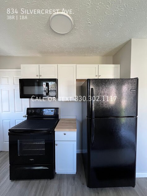 Foto del edificio - 834 Silvercrest Ave