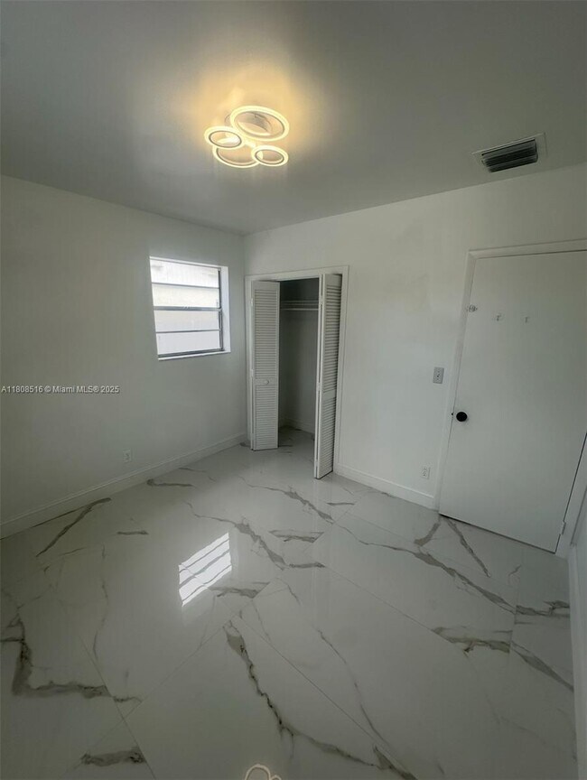 Foto del edificio - 19727 SW 118th Pl
