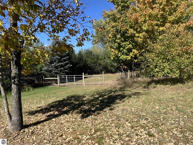 Building Photo - 6141 E Hoxie Rd