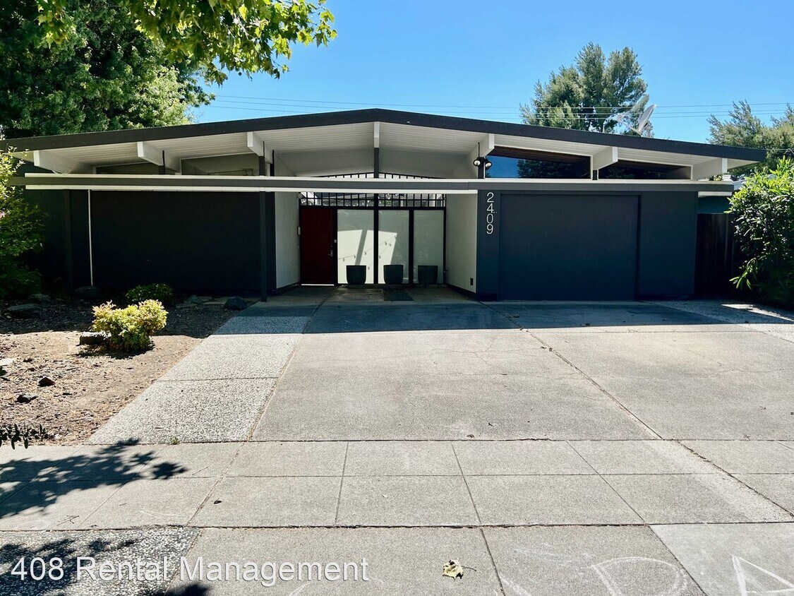 Foto principal - 4 br, 2 bath House - 2409 Booksin Avenue