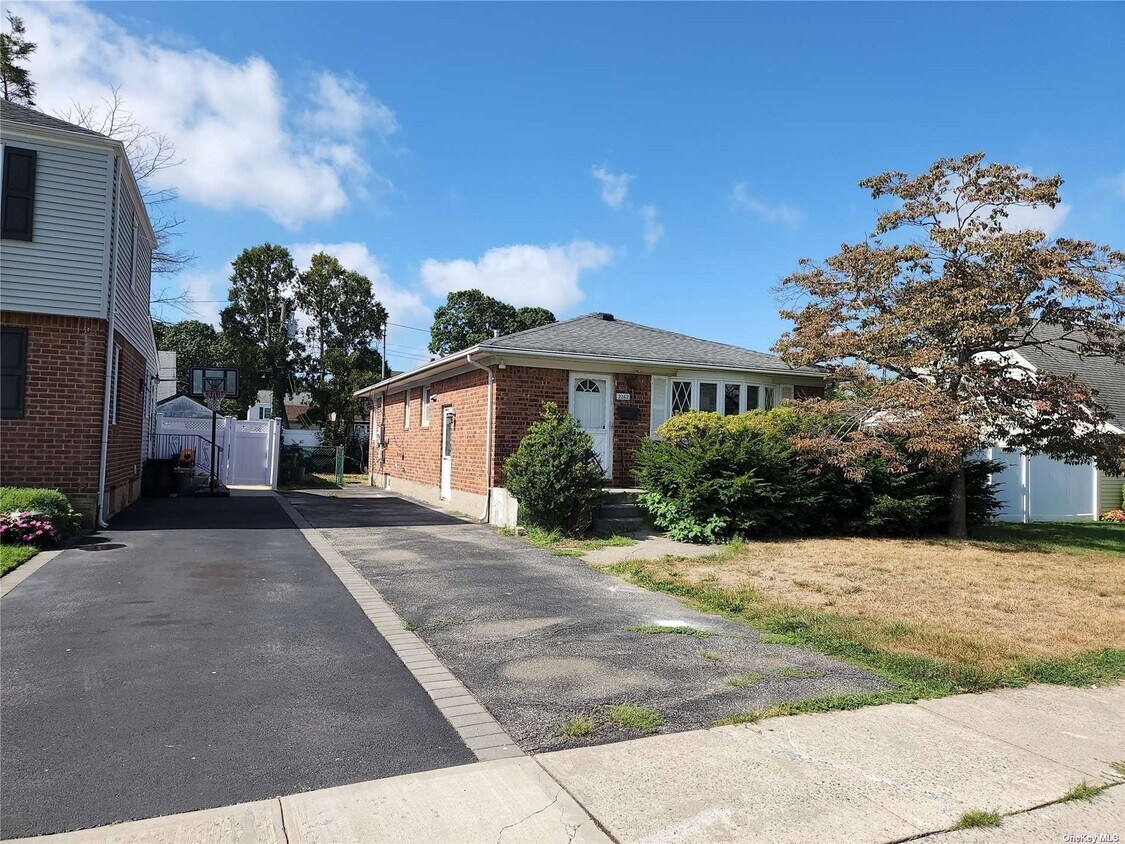 Primary Photo - 2262 Jefferson St