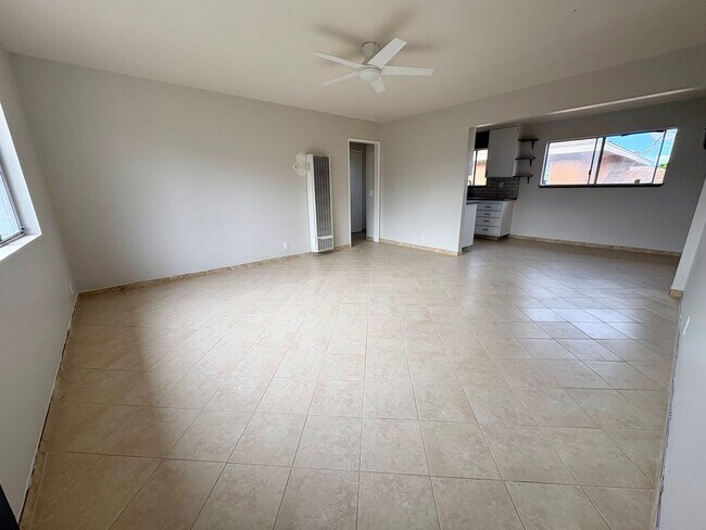 Building Photo - 1951 N Ventura Rd