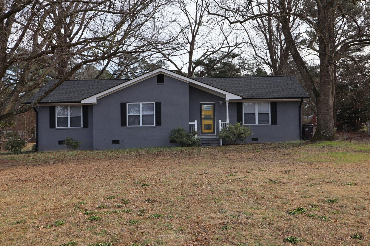Primary Photo - 105 Wildwood Dr
