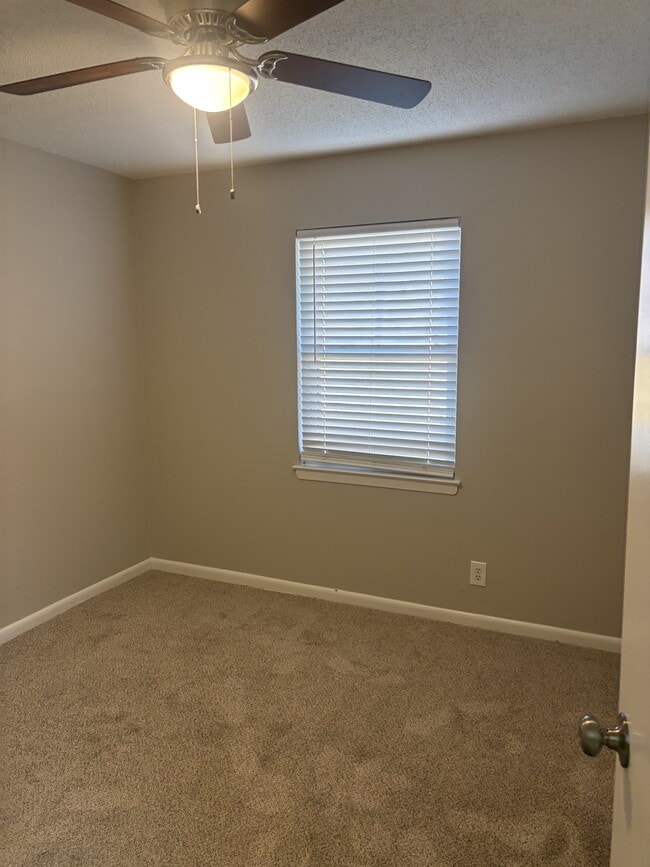 Foto del edificio - 3294 Gatewood Dr