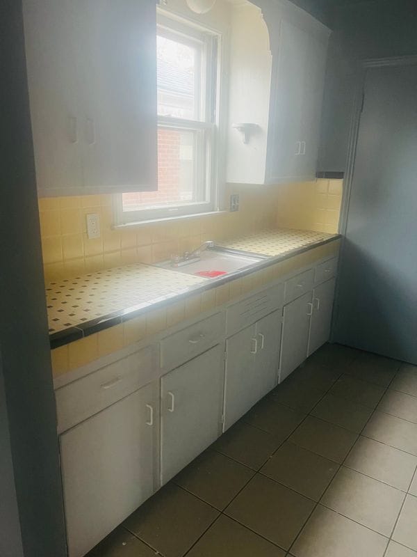 Building Photo - 15625 Bringard Dr