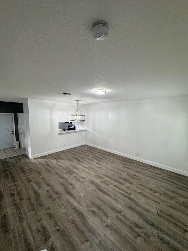 Building Photo - 1133 Colonial Palms Way