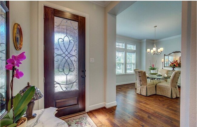 Building Photo - 7316 San Saba Dr