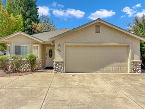 Building Photo - 2581 Greenwood Ln