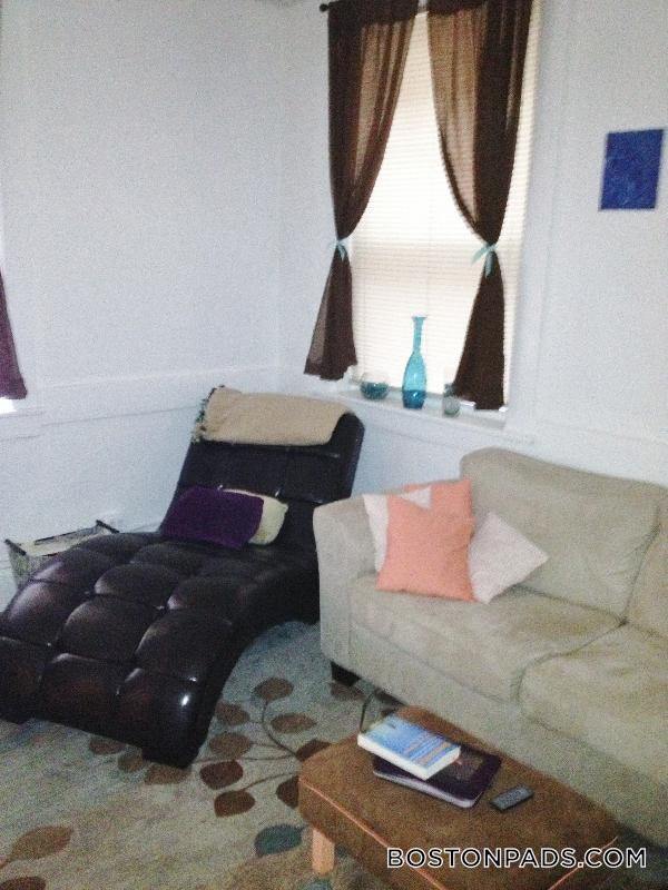 Building Photo - 161 Endicott St