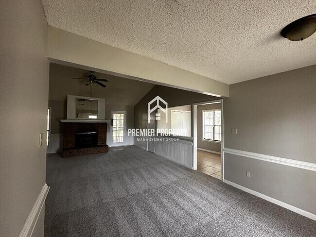 Foto del edificio - 6828 Tawny Cove