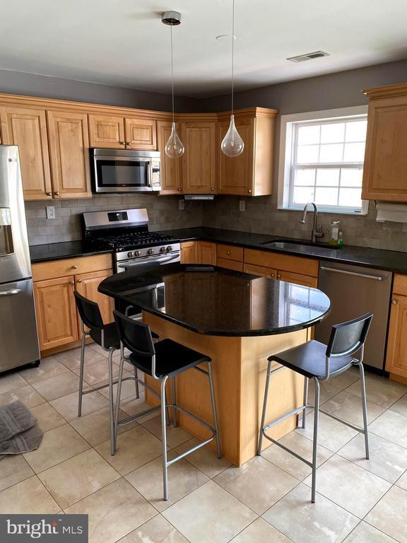 Foto principal - 814 Yearling Dr