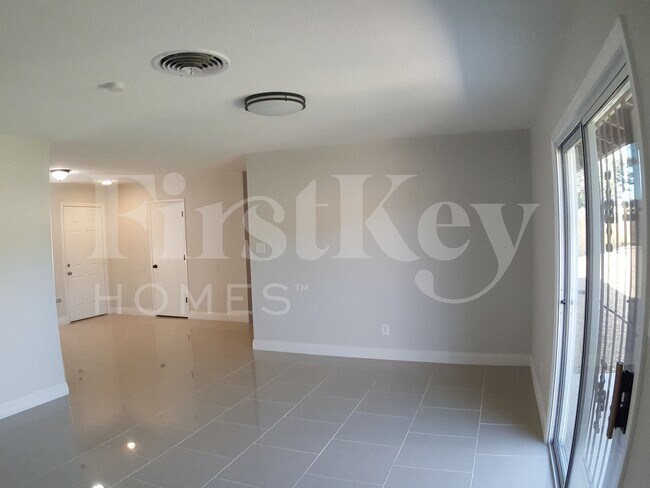 Building Photo - 1209 Ralph Cir