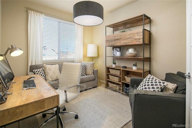 Foto del edificio - 3633 Desert Ridge Cir