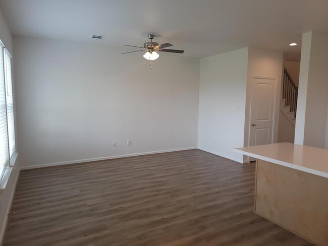Foto del edificio - 1041 Tillman Ln