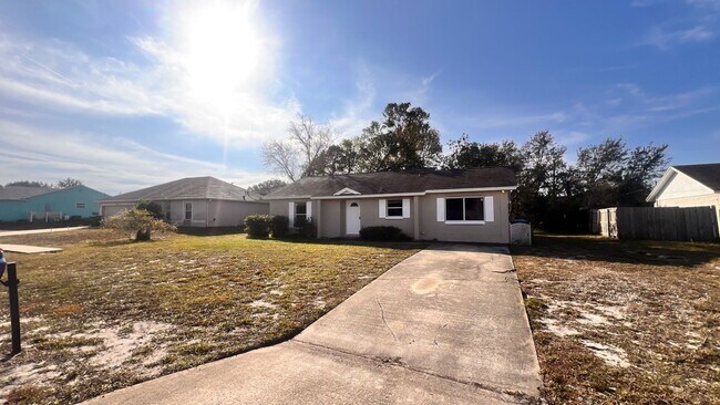 Building Photo - Charming 2 Bedroom, 1 Bathroom Home in Deltona!!