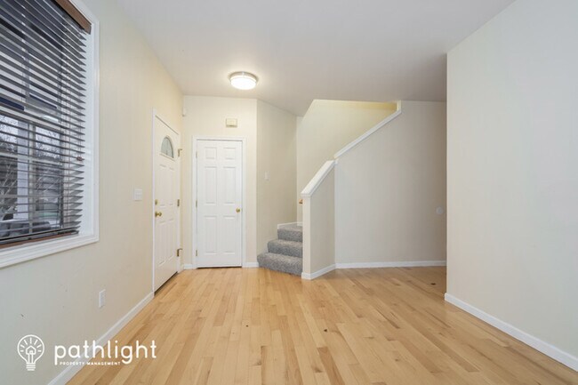 Foto del edificio - 9639 39Th Loop NE, Olympia, WA, 98516