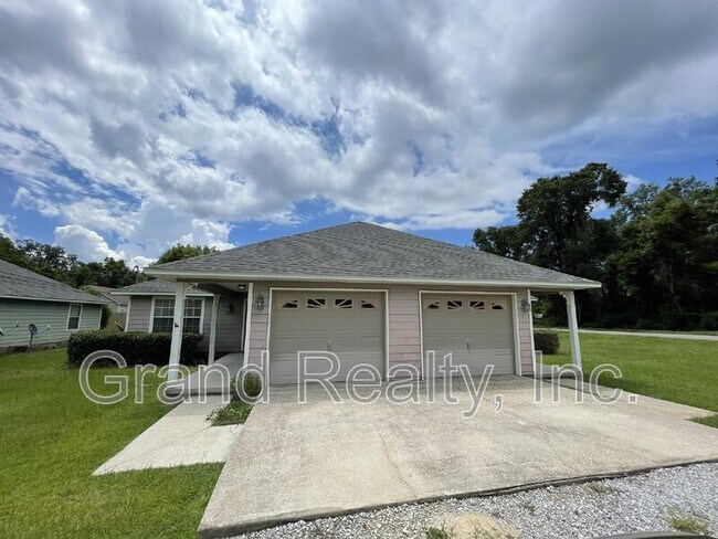 Building Photo - 6903 Ella St