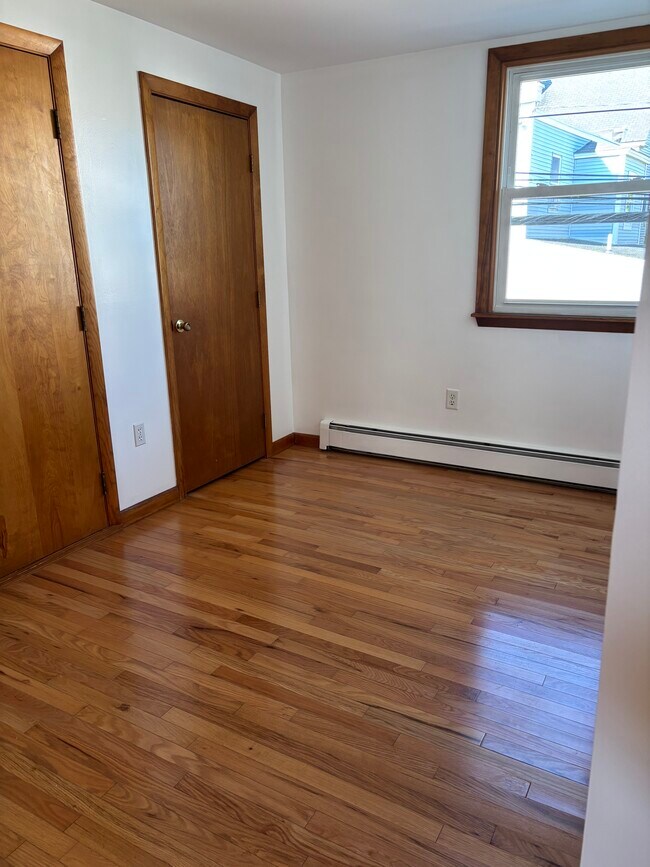 Bedroom-3 - 20 Cass St