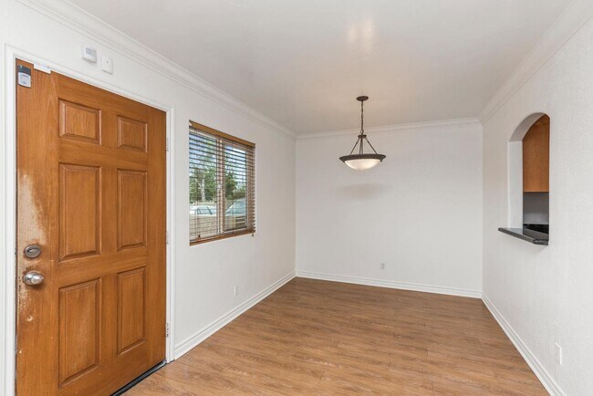 Foto del edificio - Stunning 2 Bedroom, 2 Bath Home in a Secure Gated Community in Oceanside - Your Dream Home Awaits!