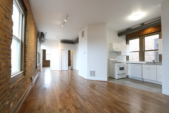 Building Photo - 2216 W Taylor St