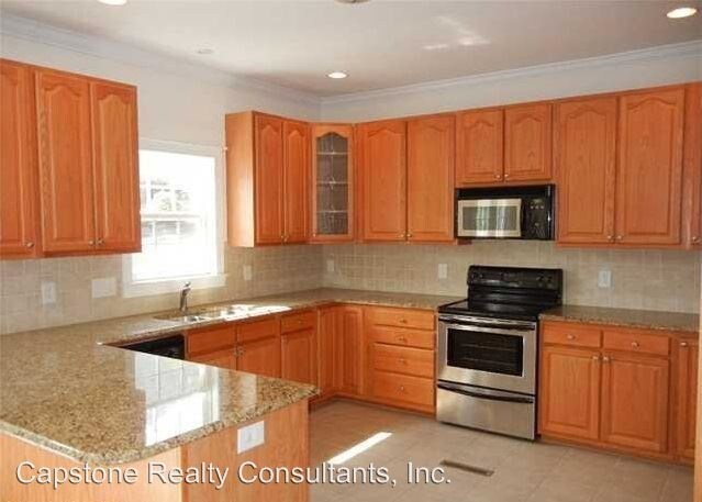 Building Photo - 4 br, 2.5 bath House - 3400 Willow Wind Drive