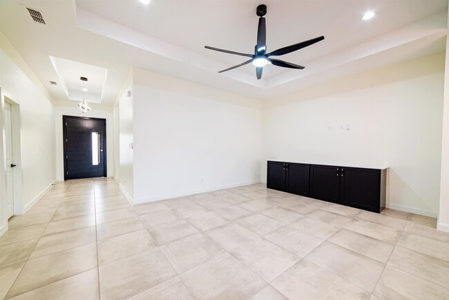 Building Photo - 1421 El CAPORAL DR.