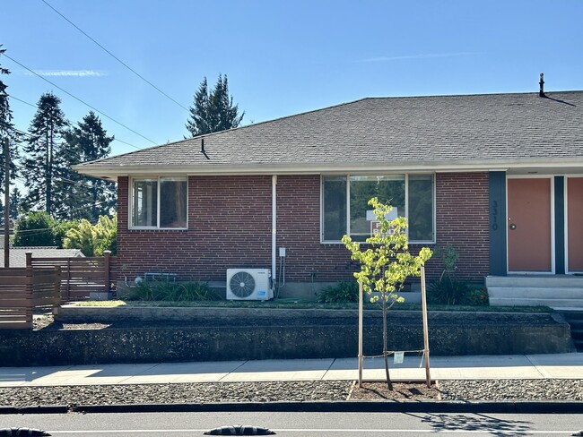Building Photo - 3310 Columbia St