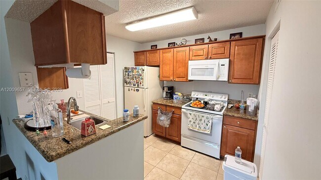 Foto del edificio - 4055 W McNab Rd