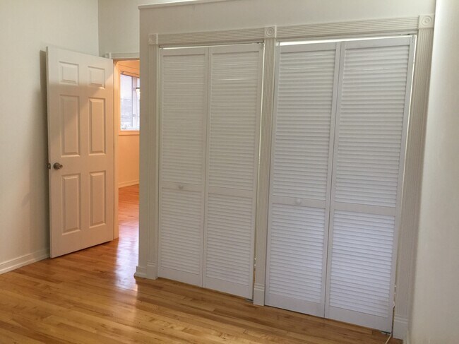 bedroom - 274 New York Ave