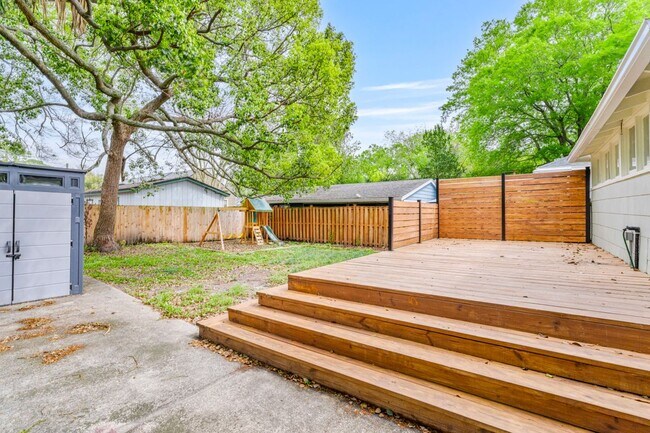 Foto del edificio - 4531 Attleboro St