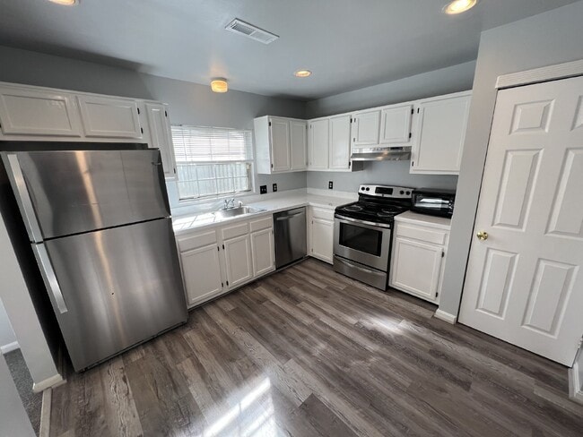 Foto del edificio - Modern 2 Level Townhome