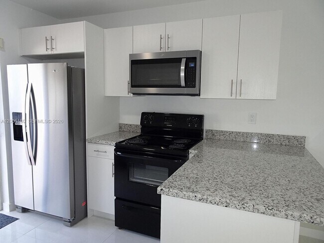 Foto del edificio - 7921 SW 152nd Ave