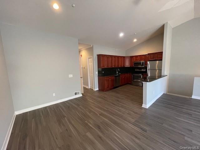 Building Photo - 316 Centre Ct