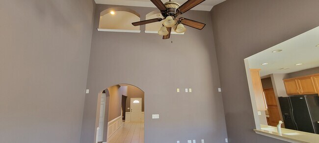 Building Photo - 7766 Parkside Dr
