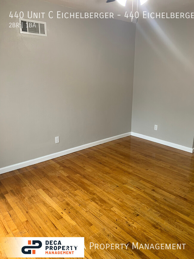 Building Photo - Two Bedroom Apartment
