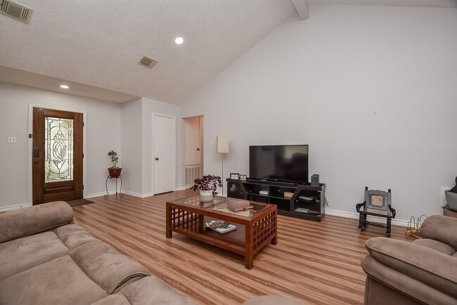 Building Photo - 2722 Amaranth Dr