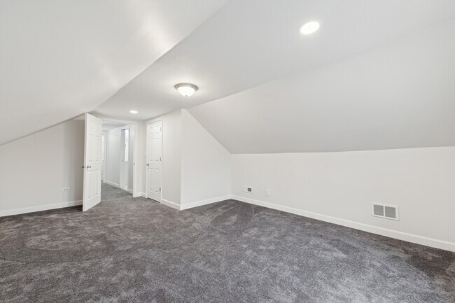 Building Photo - 8423 S Colfax Ave