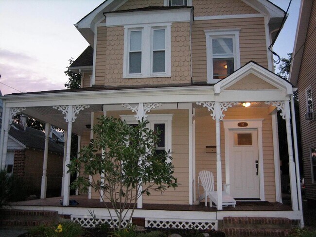Building Photo - 97 Wallace St