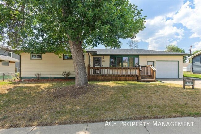 Building Photo - 209 Wedgewood Dr