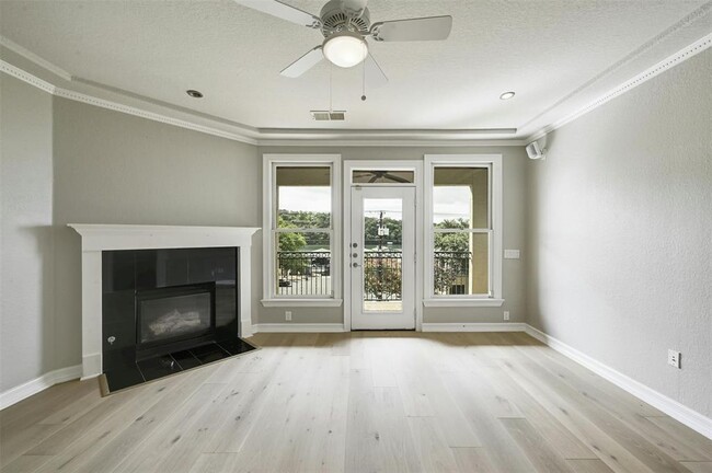 Foto del edificio - 2226 Westlake Dr
