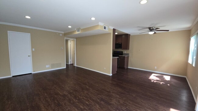 Building Photo - 338 S Arroyo Dr