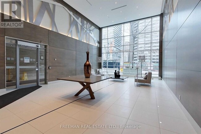 Building Photo - 96 St Patrick St