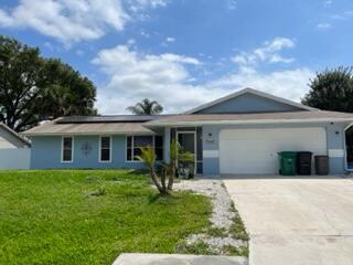 Foto principal - 2321 SW Freeman St
