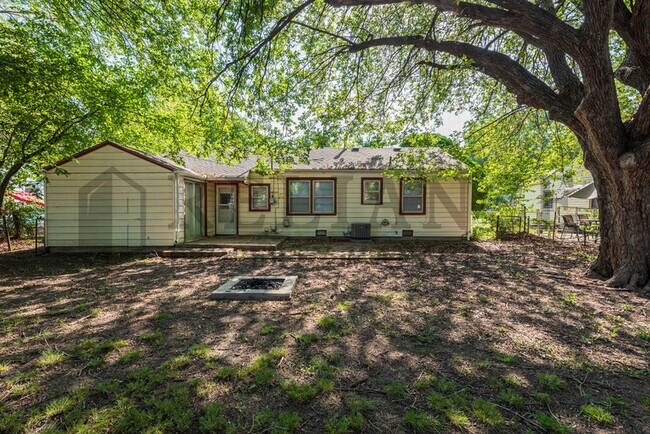 Foto del edificio - 1713 S Faulders Ln