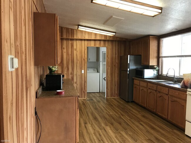 Foto del edificio - 3 br, 2 bath House - 27625 Smith Road