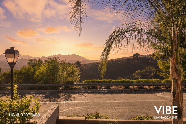 Foto del edificio - LOCATION, LOCATION, LOCATION!!!! "Hidden Canyon" w/ MOUNTAIN & SUNSET VIEWS